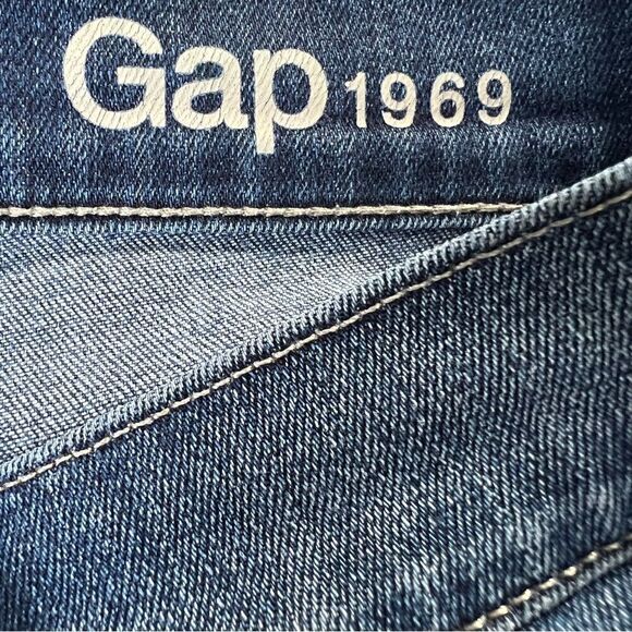 Gap 1969 denim slim shorts - Picture 3 of 6